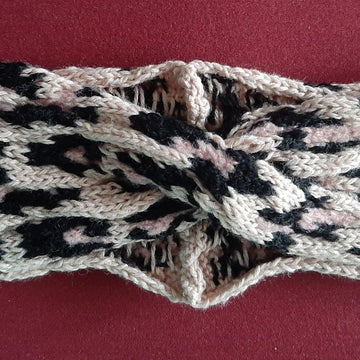 Twisted headband with leopard pattern