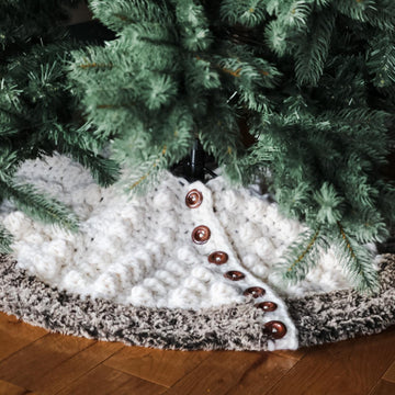 Buttons & Bobbles Tree Skirt