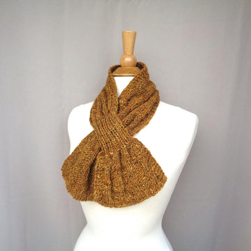 Oro Keyhole Scarf