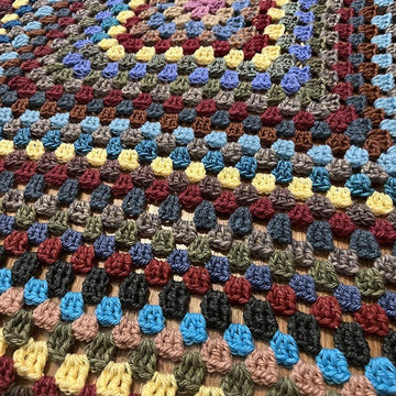 Ripple-Free Lie-Flat Granny Square Blanket