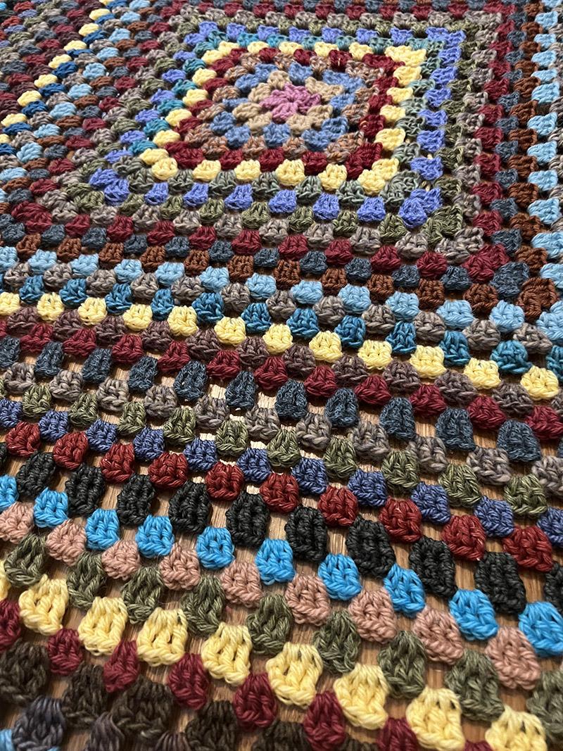 Ripple-Free Lie-Flat Granny Square Blanket