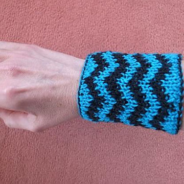 Reversible Zigzag wristlet