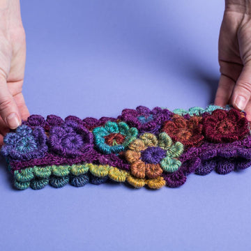 Lovers of flowers ear warmer