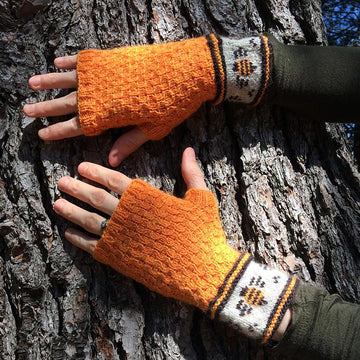 Bee Fingerless Mitts