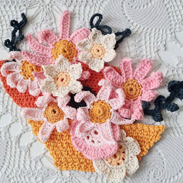 Flower Kissed Vases Appliques