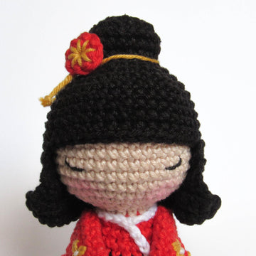 Kokeshi Doll amigurumi doll - crochet pattern by Crochelandia