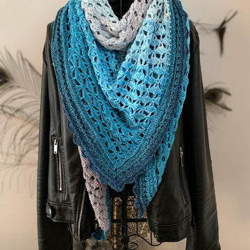 Triangular Scarf "Erigone"