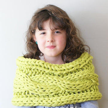 Chunky Knit Twisted Cable Cowl (cowl002)
