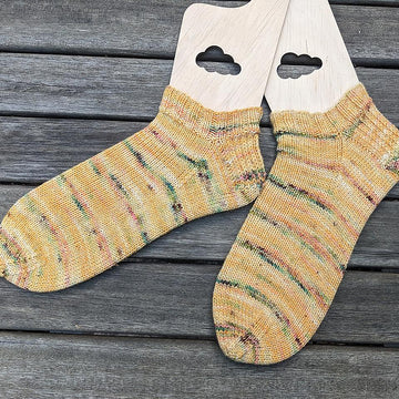 Cuff-down Size-inclusive Vanilla Shortie Socks