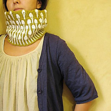 Nyoki-nyoki cowl