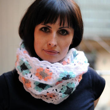 Dorotha crochet loop scarf