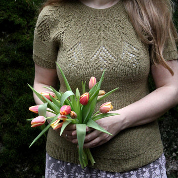 Flourish Tee
