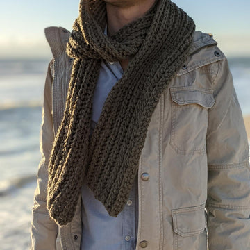 Classic Ribbed Men's Scarf