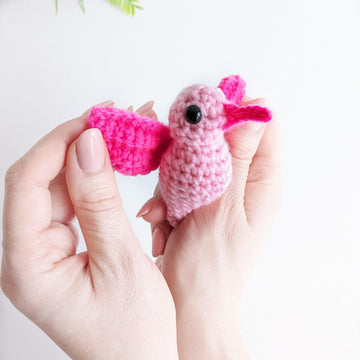 Crochet hummingbird pattern, easy crochet amigurumi bird pattern, crochet keychain pattern