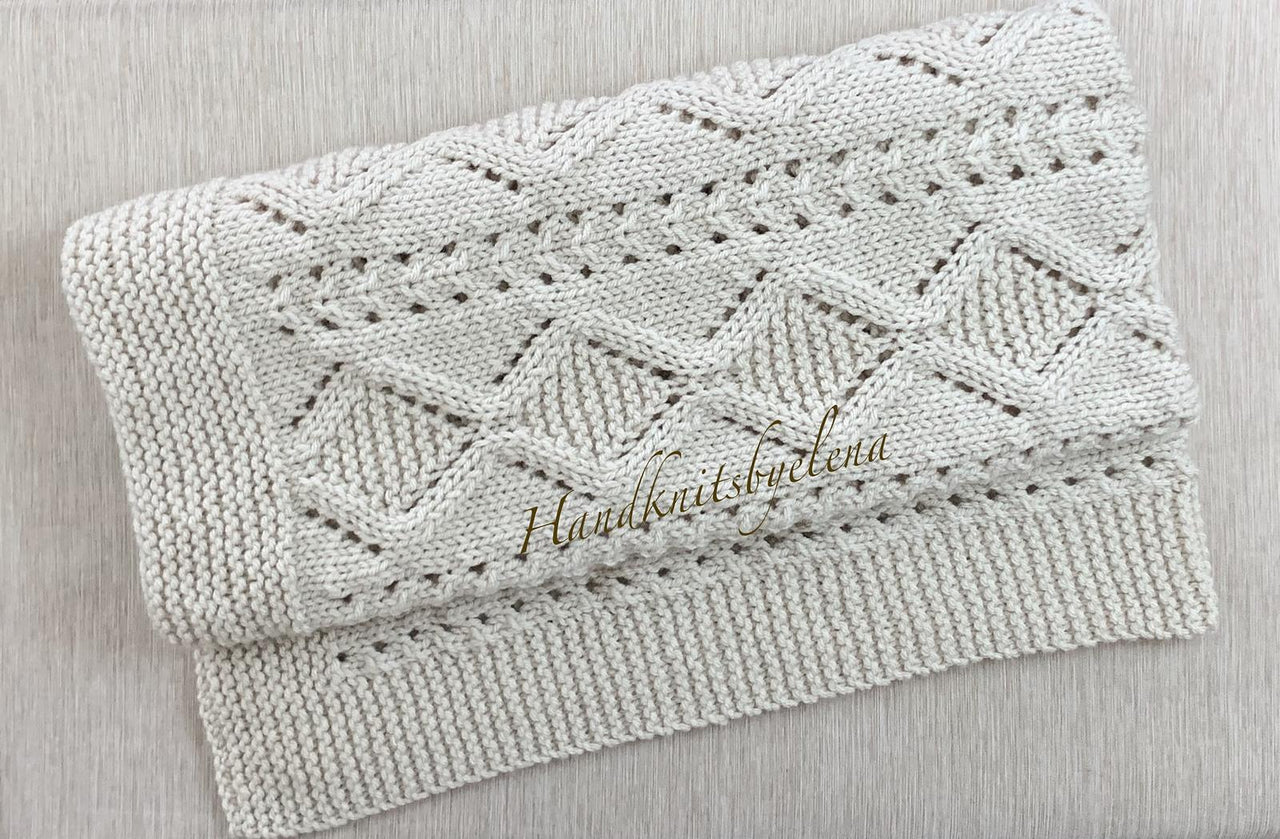 Baby Blanket with Large Diamonds