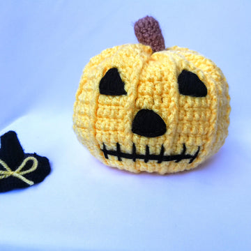 Crochet pumpkin with Witch hat