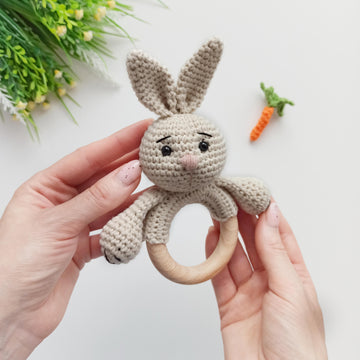 Crocht bunny baby rattle amigurrumi pattern