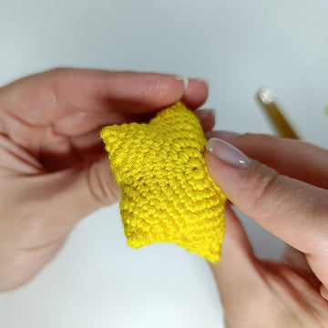 Sleepy Smiling STAR Amigurumi