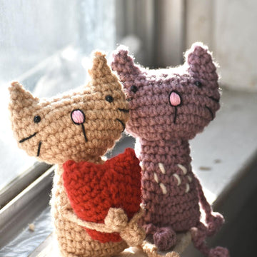 Crochet Valentino the Cat Holding Heart