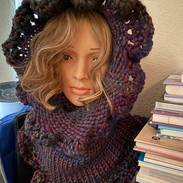 Lustrous Winter Snood