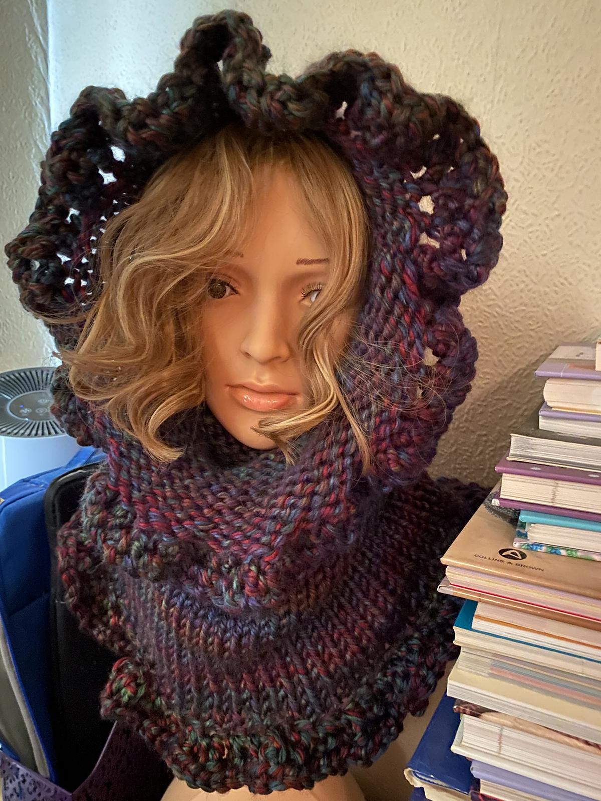 Lustrous Winter Snood