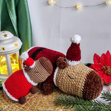 Amigurumi funny capybara Santa