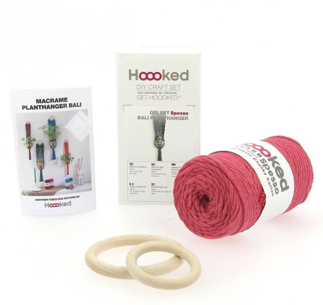 Hoooked DIY Macrame Kit Planthanger Bali Coral