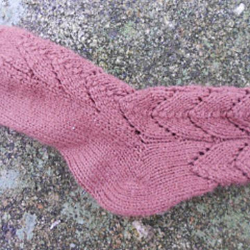 Horseshoe Lace Socks with 3 needles