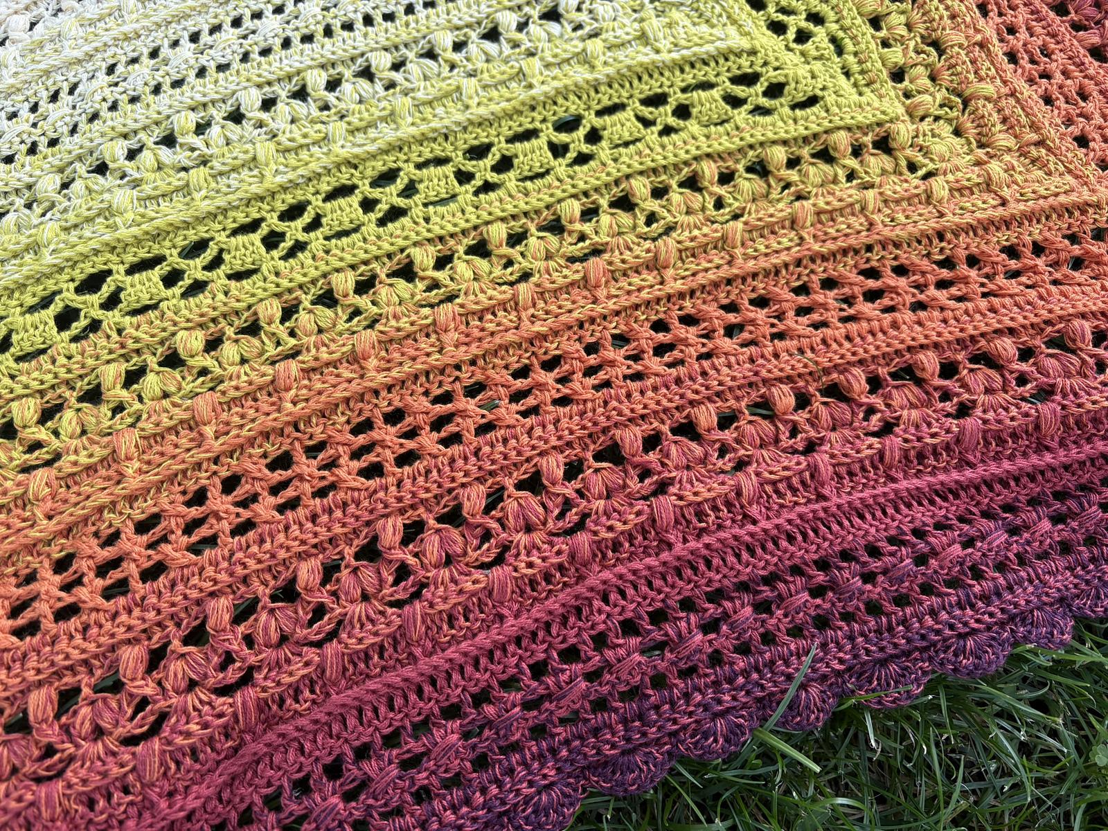 Triangular Scarf "Tiasa"