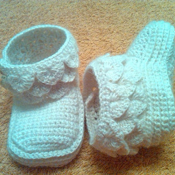 Crocodile Stitch Baby Booties