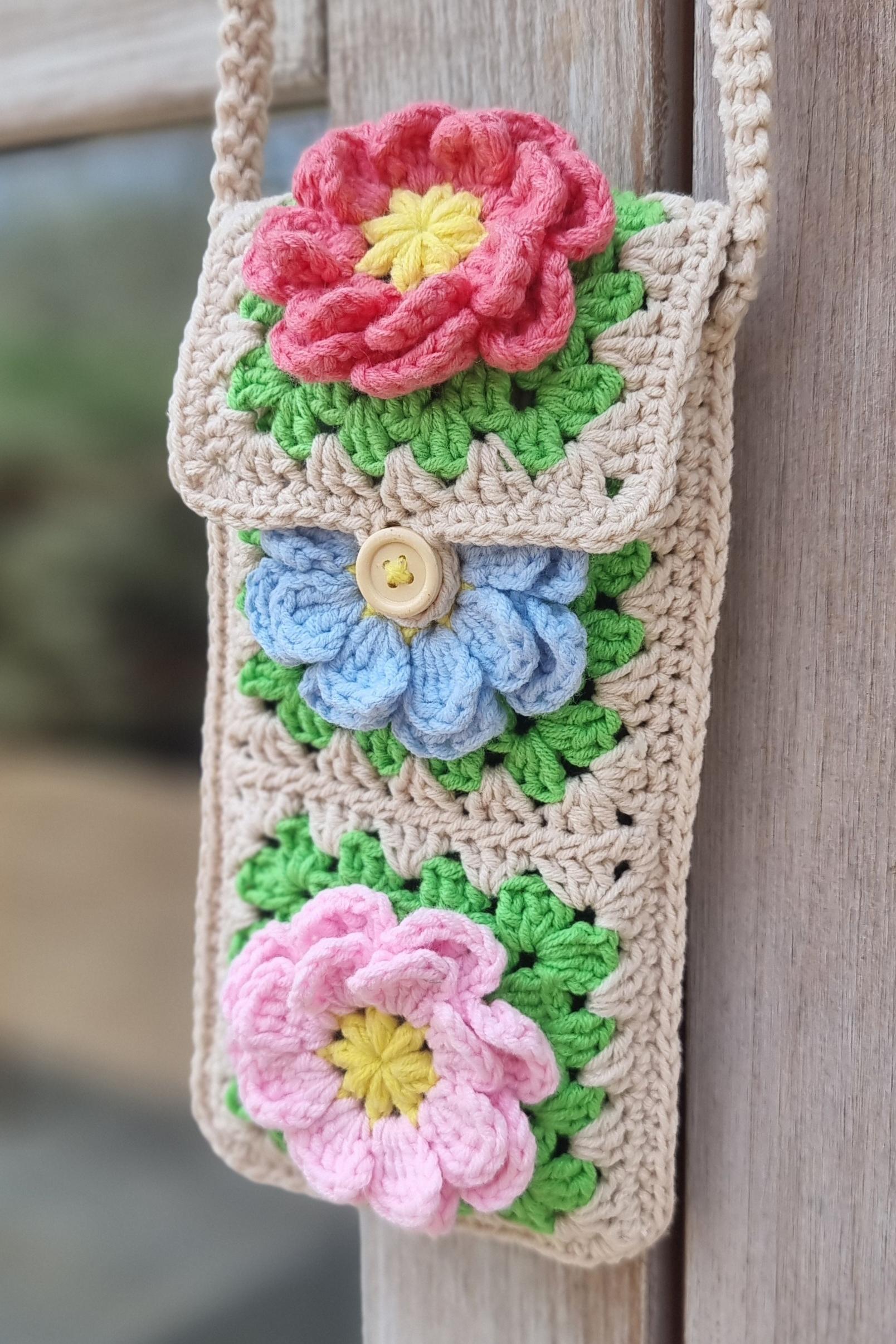 Granny square mobile phone bag crochet pattern T15