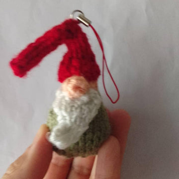 Gnome knit postal
