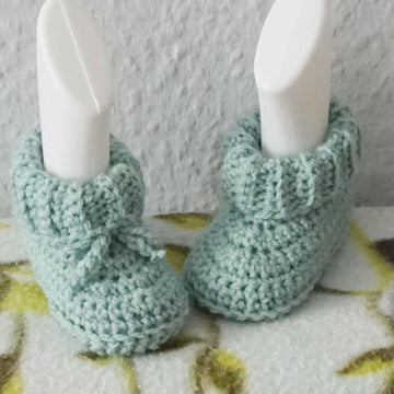Crochet Pattern for the Baby Booties Angel