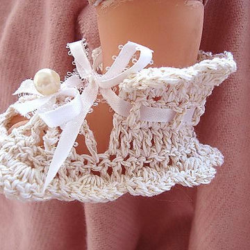 531 BABY GIRL CHRISTENING BOOTIES CROCHET PATTERN