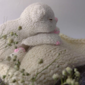 Kitten knitting pattern. Sleeping kitten knitting pattern