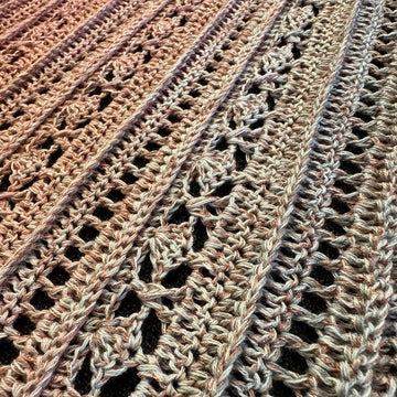 Flat Triangular Scarf "Opora"