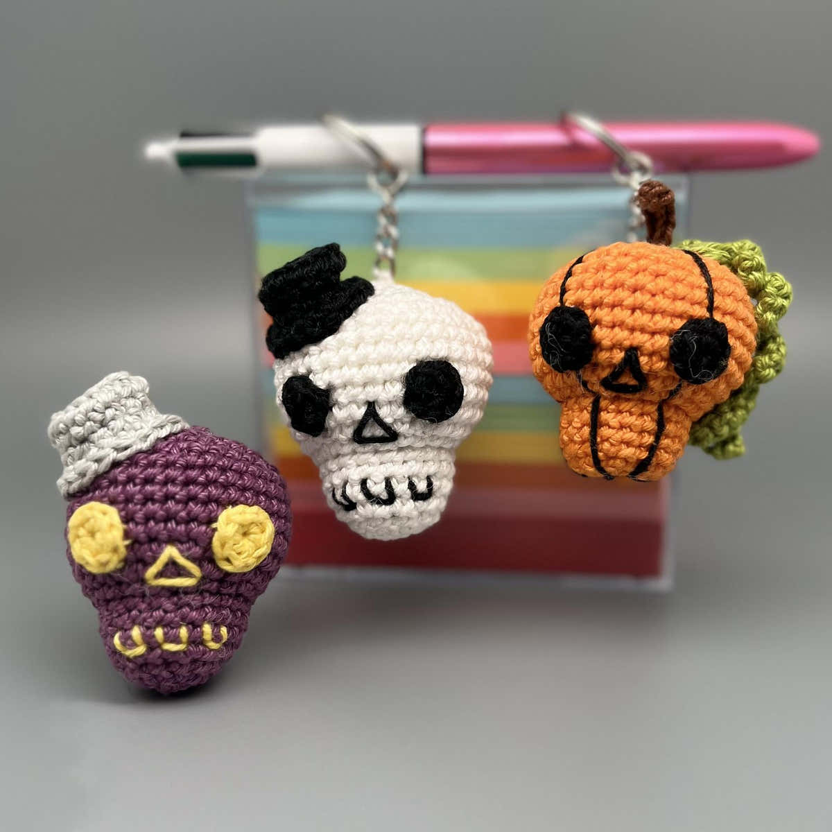 Halloween Skulls - crochet Keychains