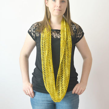 Sunny Lace Cowl