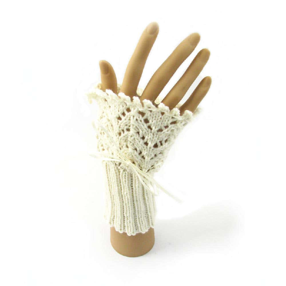 Horseshoe Lace Cuffs