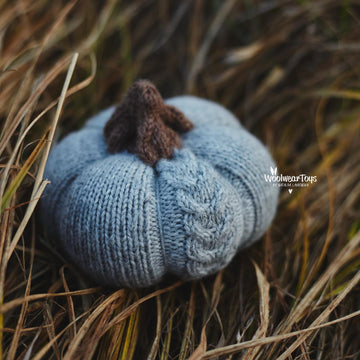 Cozy cable pumpkins. Knitted Pumpkin Pattern.