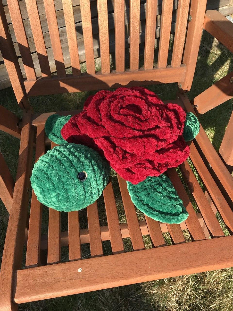 Jumbo Rose Turtle