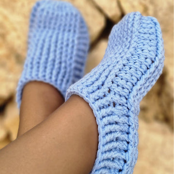 Cozy crochet slippers socks for adults and kids pattern S3