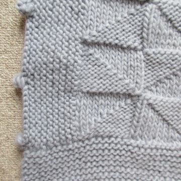 Windmill Pattern Cot Blanket