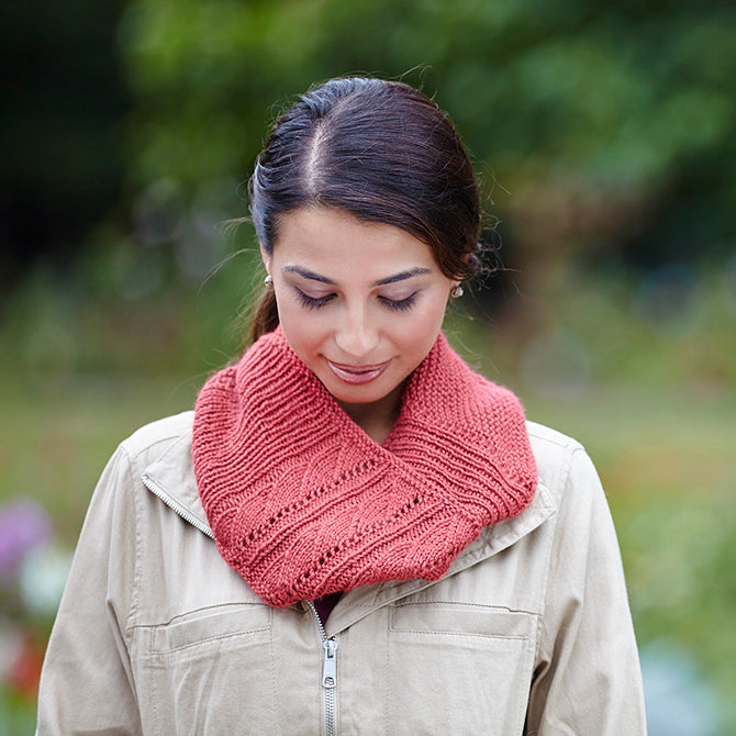 748 Norwich Cowl - Knitting Pattern for Women in Valley Yarns Deerfield