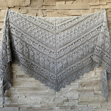 Flat Triangular Scarf "Admete"