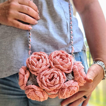 Mobile phone crossbody bag with 3D rose granny square crochet pattern T28