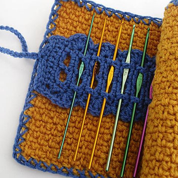 Scalloped Crochet Hook Case