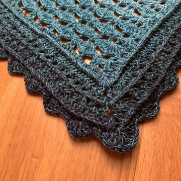 Triangular Scarf "Erigone"