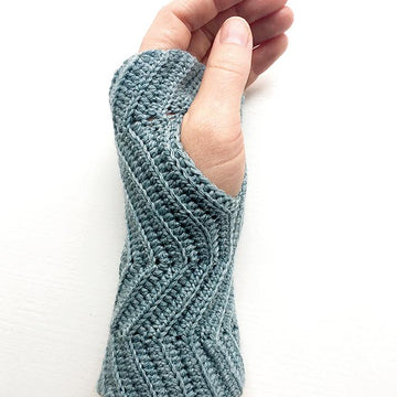 Zigzag fingerless gloves