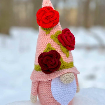 Gnome with roses 2